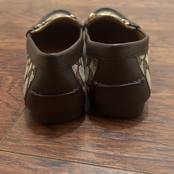 Coach Flats - Picture 4 of 4